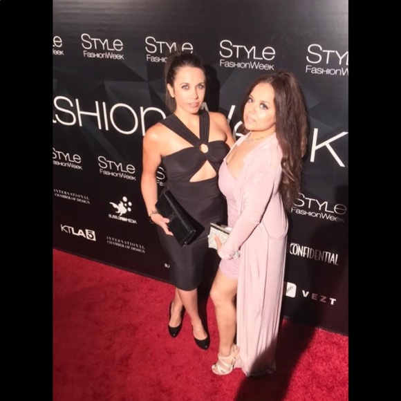 Meet your Posher, Elizabeth - Picture 3 of 8